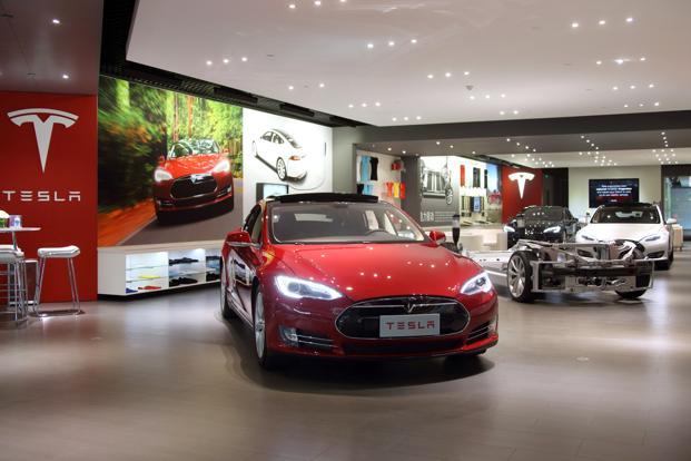 U.S. Automobile sellers worry Trump will impose price lists on imported motors