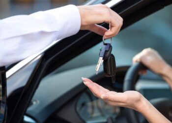 Drive Over the Beautiful Pontoon Bridge in Curacao with Boric Car Rental