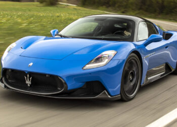 Explore the City with Dollar Rent A Car: Call 1-800-800-4000 to Book Your Ride Today!