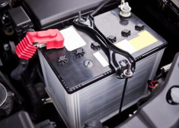 Signs that your car battery is dying and needs to be replaced