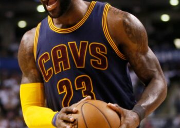 The Top 10 Best Basketball Players in the World